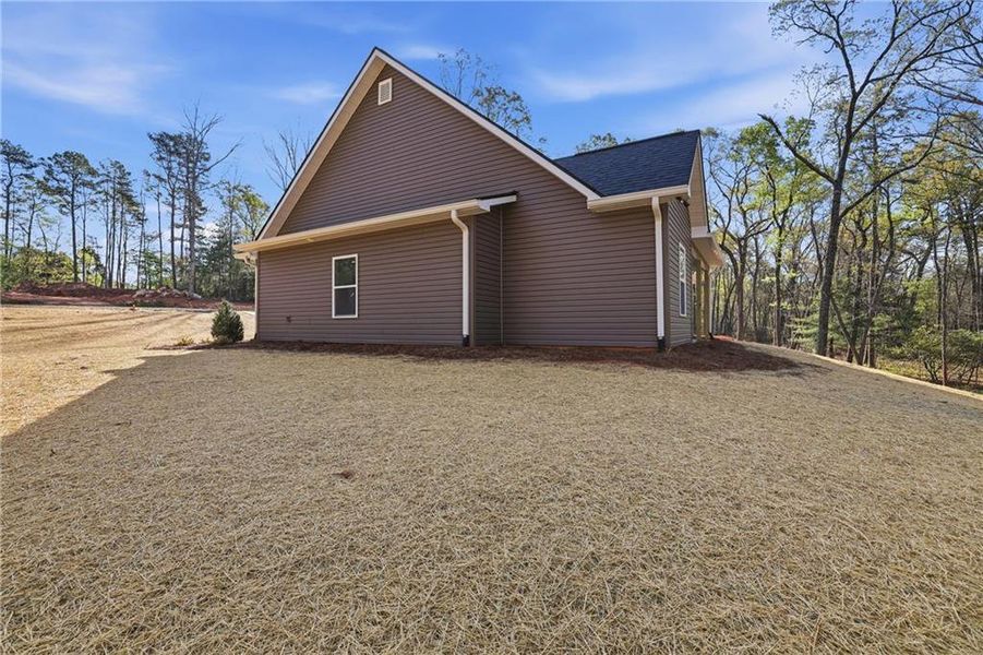 Exterior details and patio area of a home in , Clarkesville (Image 4).