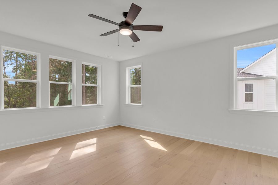 Representative unfurnished interior of a home built from the The Hampton by RobuckHomes in Stonehenge, Raleigh (Image 87).