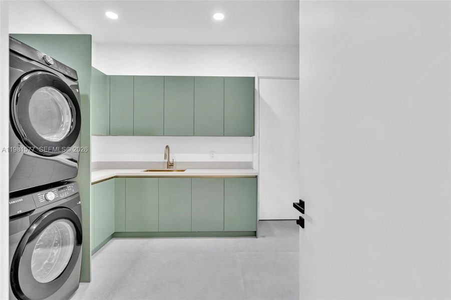 Furnished interior view inside a new home in , Davie (Image 55).