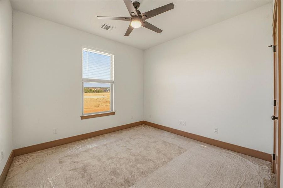 Spacious, unfurnished interior of a new home in , Nemo (Image 27).