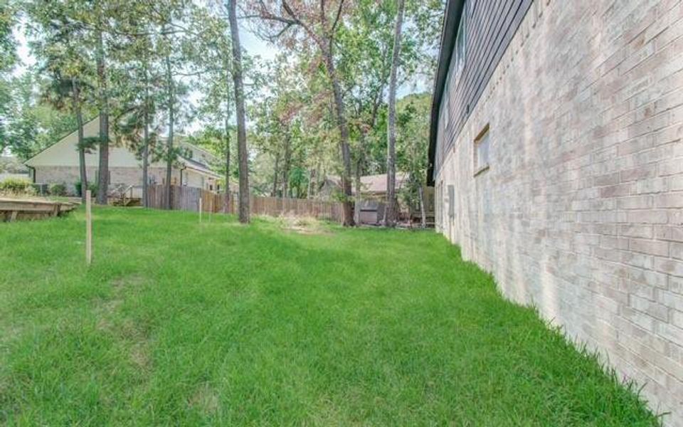 Exterior details and patio area of a home in , Huntsville (Image 30).