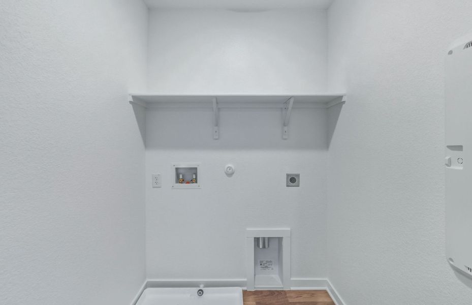 Spacious, unfurnished interior of a new home in Larson Crossing, Elgin (Image 13).