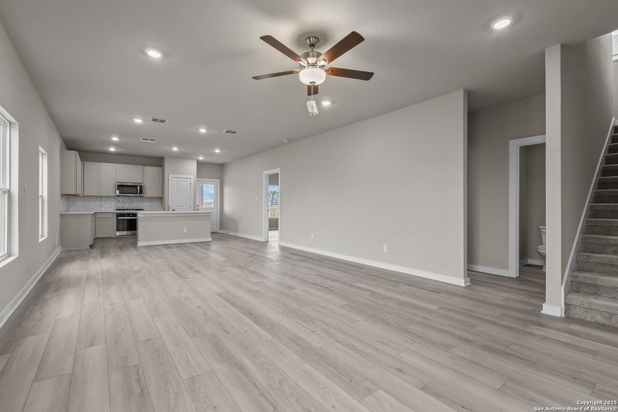 Spacious, unfurnished interior of a new home in Garden Grove, Schertz (Image 22).