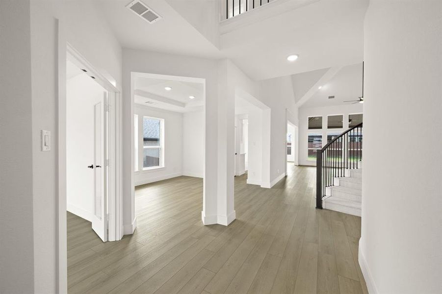 Spacious, unfurnished interior of a new home in High Country, Burleson (Image 16). Spacious, unfurnished interior of a new home in High Country, Burleson (Image 16).
