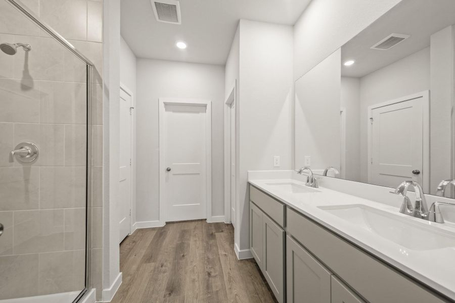 Furnished interior view inside a new home in Lago Mar, Texas City (Image 7).