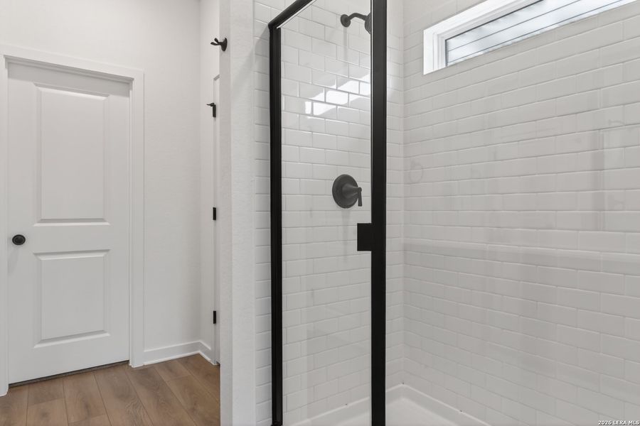 Close-up of interior finishes inside a home in Nopal Valley, San Antonio (Image 12).