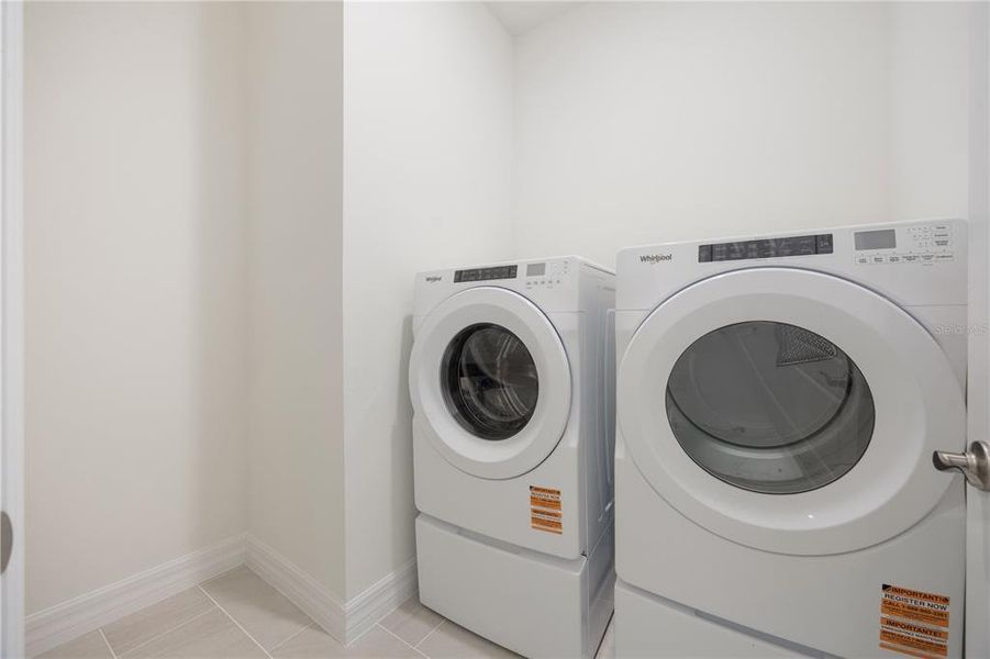 Close-up of interior finishes inside a home in Lakes of Mount Dora, Mount Dora (Image 11).