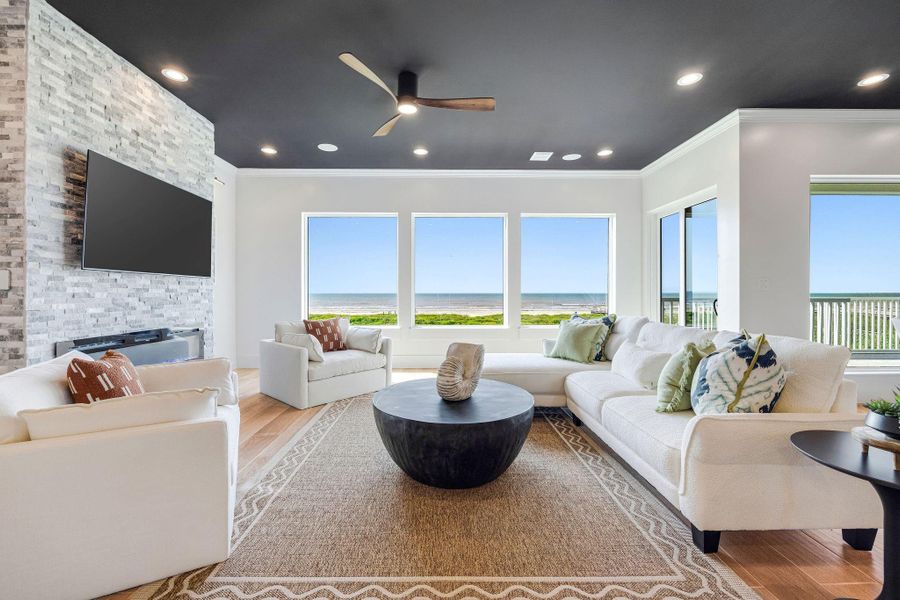 Views of the beach from the confort of your living room.