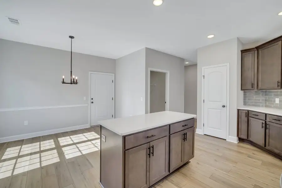 Fripp – Kitchen Island and Breakfast Area Fripp – Kitchen Island and Breakfast Area