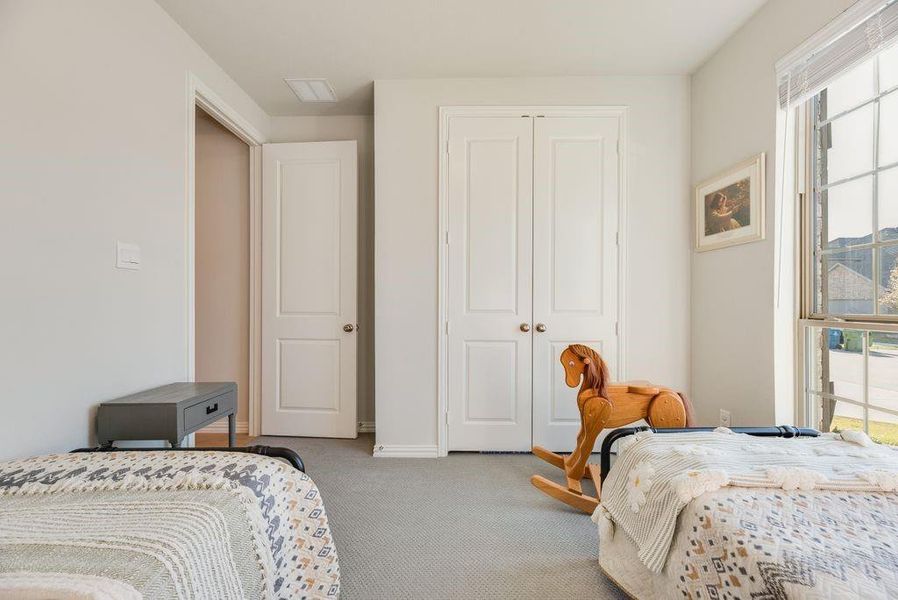 Image 36 of a home in Reunion.