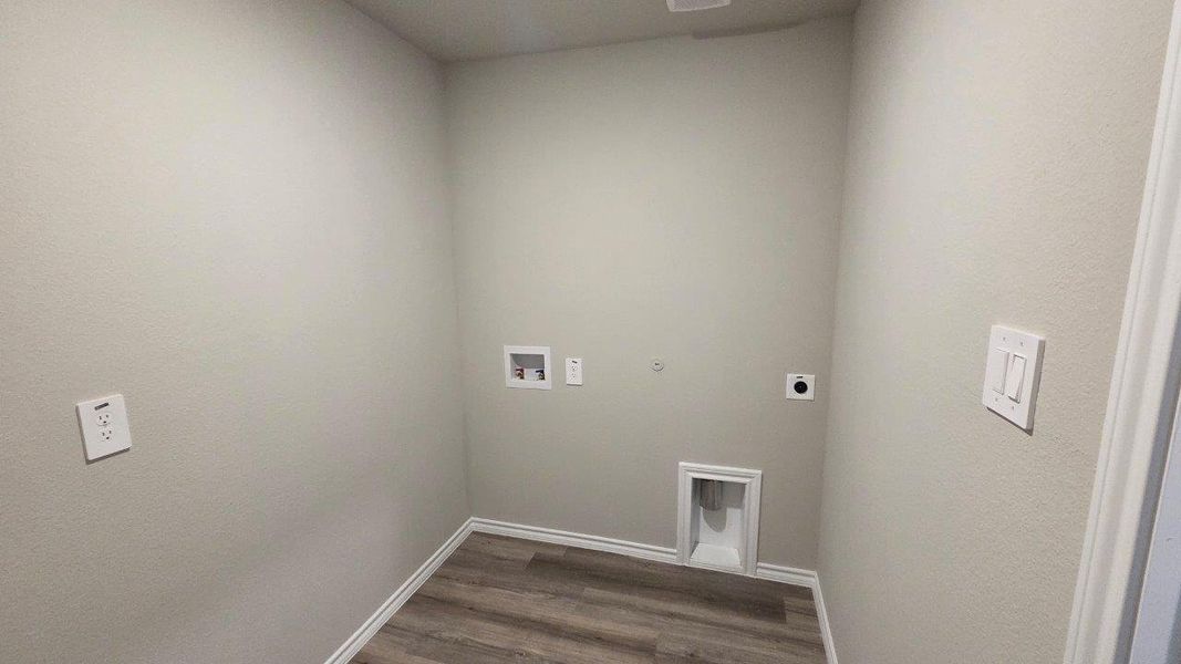 Spacious, unfurnished interior of a new home in Lonestar at Liberty Trails, Fort Worth (Image 14).