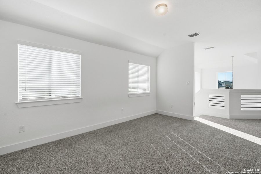Spacious, unfurnished interior of a new home in Stillwater Ranch, San Antonio (Image 19). Spacious, unfurnished interior of a new home in Stillwater Ranch, San Antonio (Image 19).