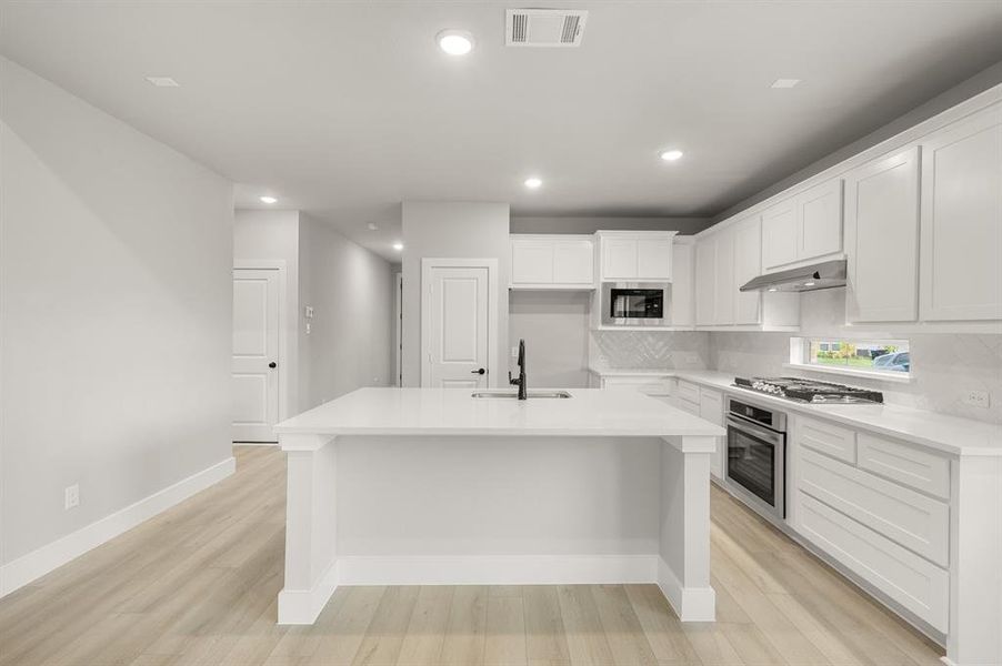 Furnished interior view inside a new home in Llano Springs, Fort Worth (Image 9).