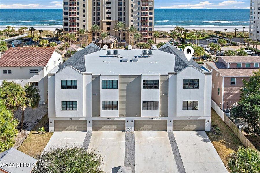 Condo located in Jacksonville Beach, FL showcasing its design and architecture (Image 32).