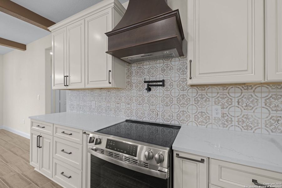 Furnished interior view inside a new home in , Floresville (Image 16).