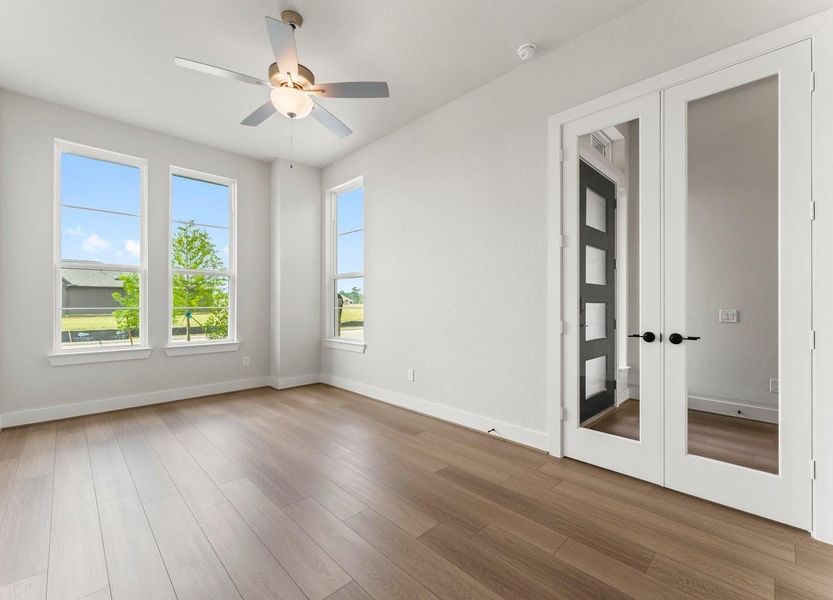 Study/Home Office with Natural Light Study/Home Office with Natural Light