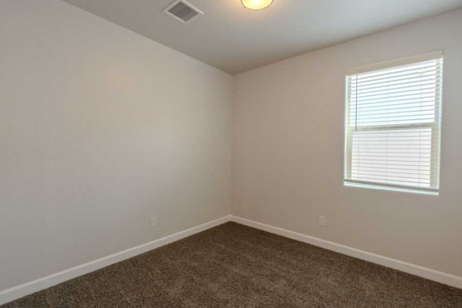 Spacious, unfurnished interior of a new home in Paseo Del Este, El Paso (Image 30).
