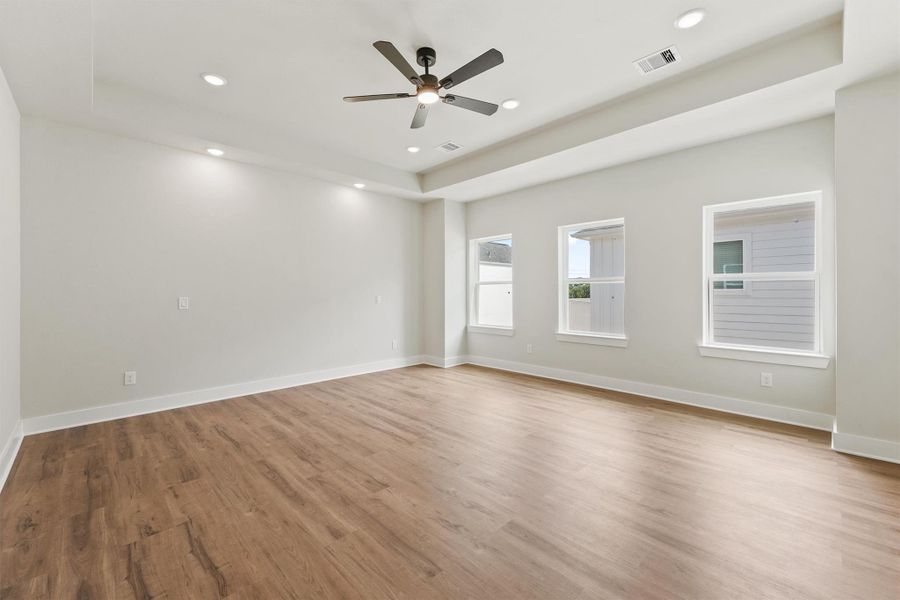 Spacious, unfurnished interior of a new home in Silber Estates, Houston (Image 15).