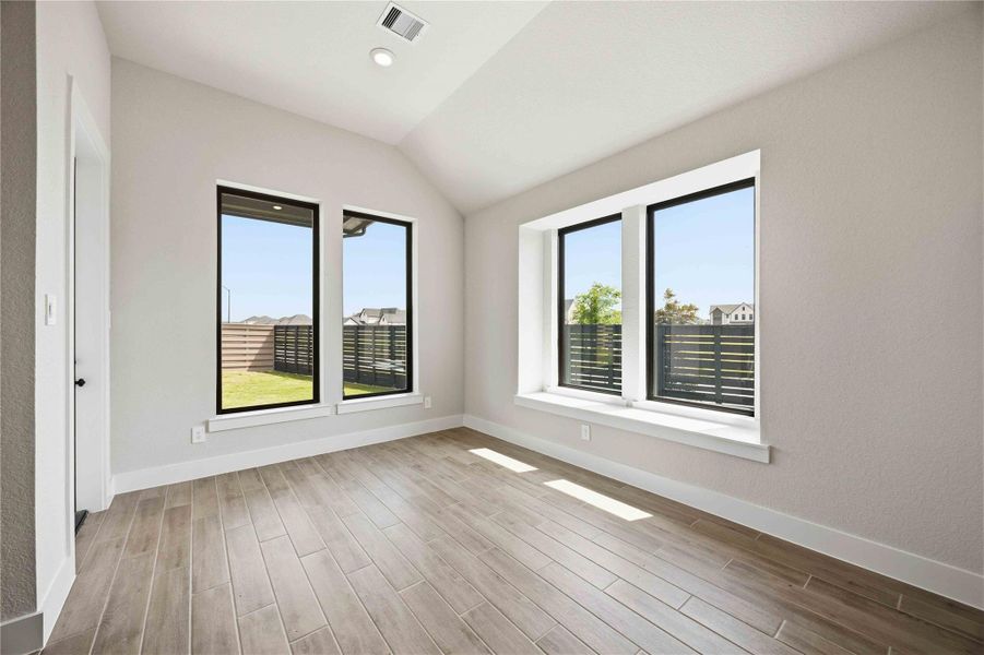 Spacious, unfurnished interior of a new home in , Richmond (Image 17).