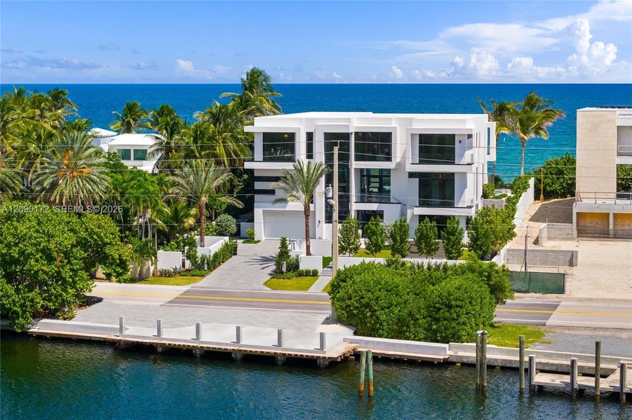 Condo located in Hillsboro Beach, FL showcasing its design and architecture (Image 6). Condo located in Hillsboro Beach, FL showcasing its design and architecture (Image 6).