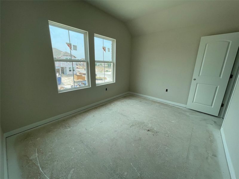 Spacious, unfurnished interior of a new home in Covered Bridge, Hutto (Image 9).