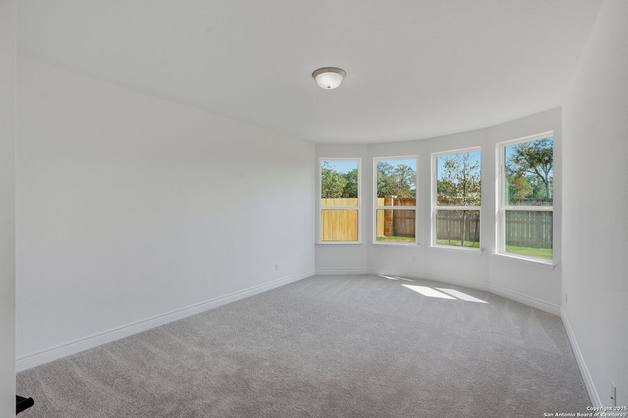 Spacious, unfurnished interior of a new home in Davis Ranch, San Antonio (Image 29).