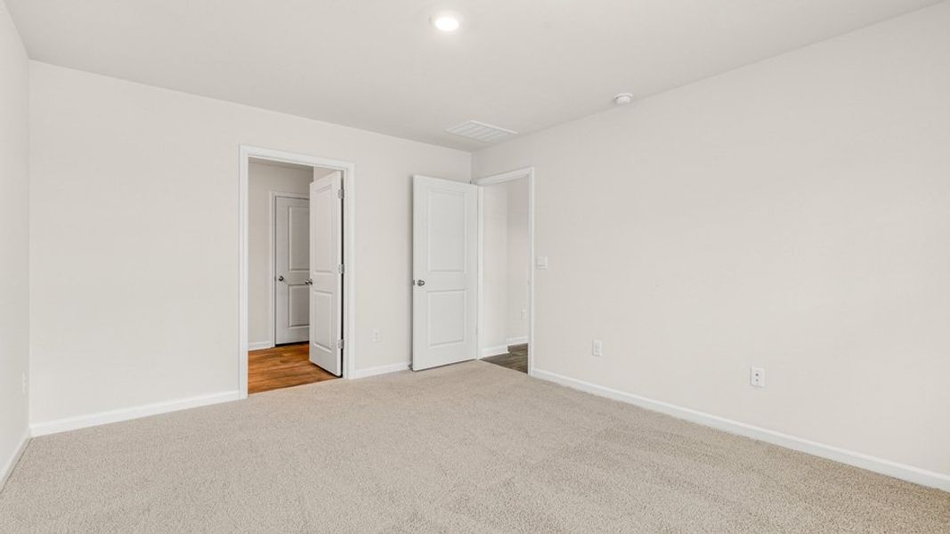 Representative unfurnished interior of a home built from the Cali by D.R. Horton in Barwell Park, Raleigh (Image 15).