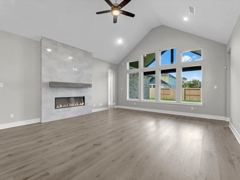 Spacious, unfurnished interior of a new home in Sienna 60’, Missouri City (Image 13).