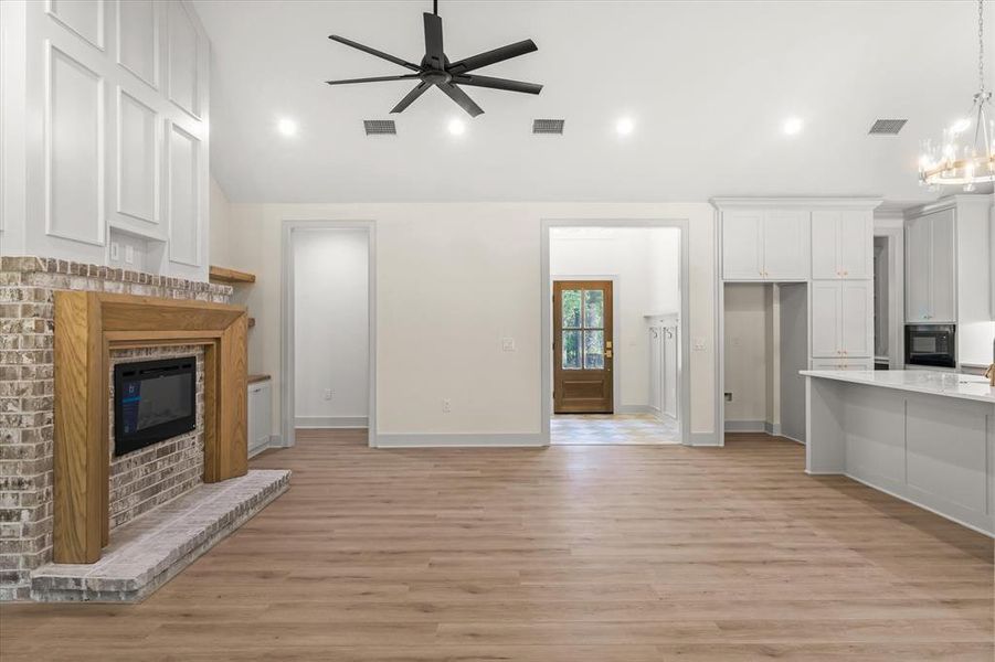 Spacious, unfurnished interior of a new home in , Grand Saline (Image 20).