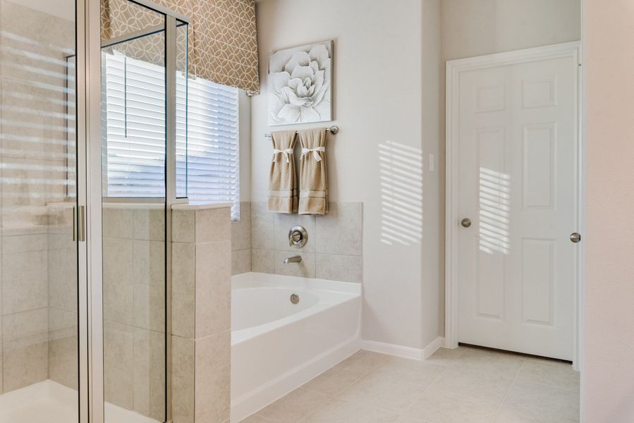 Representative furnished interior of a home built from the Floor Plan 1759 by Colina Homes in Grand Magnolia, Magnolia (Image 27). Representative furnished interior of a home built from the Floor Plan 1759 by Colina Homes in Grand Magnolia, Magnolia (Image 27).