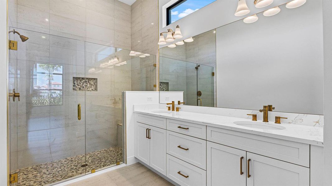 Owner's Bath