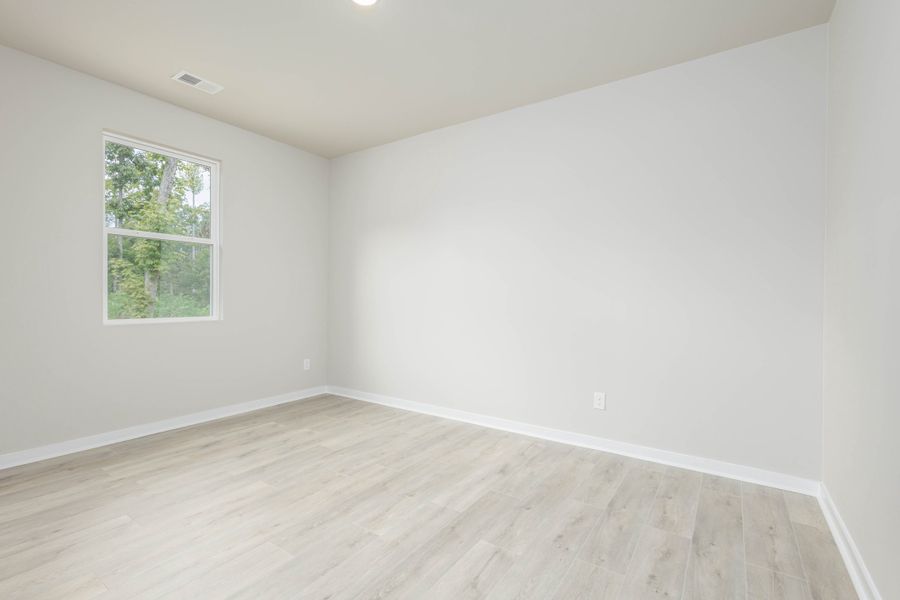 Representative unfurnished interior of a home built from the Rosewood by Nason Homes in Woodland Farms, Dickson (Image 25).