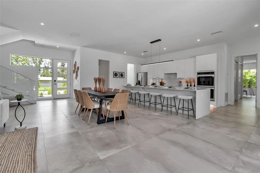 Furnished interior view inside a new home in , Sarasota (Image 33).