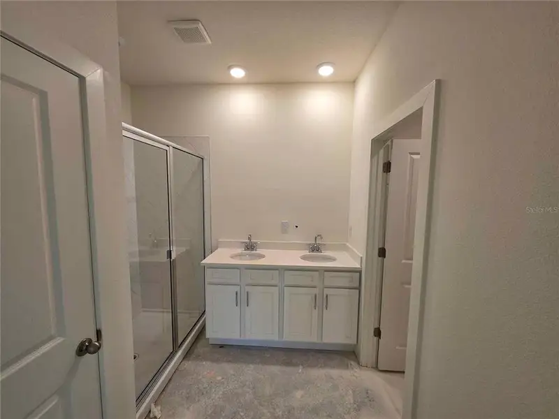 Furnished interior view inside a new home in , Spring Hill (Image 3).