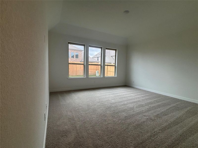 Spacious, unfurnished interior of a new home in Ashland, Angleton (Image 12).