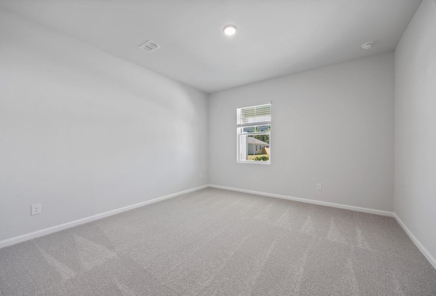 Spacious, unfurnished interior of a new home in Bradford Pointe, Summerville (Image 13).