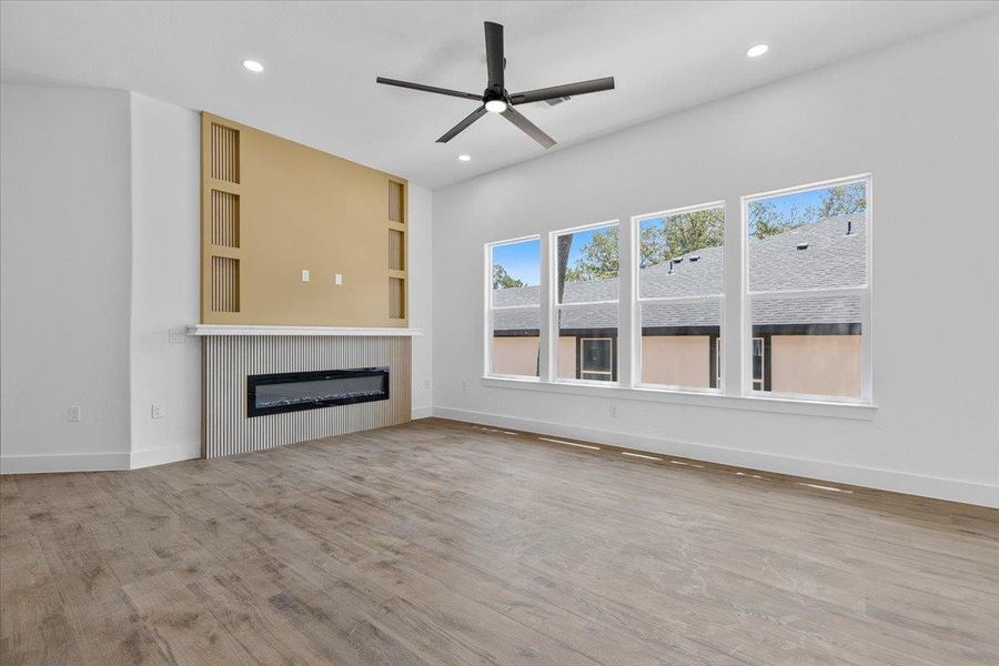 Spacious, unfurnished interior of a new home in , Bastrop (Image 20).