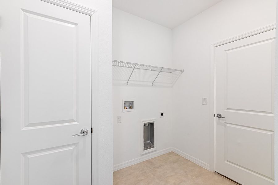 Spacious, unfurnished interior of a new home in Coopers Meadow, Jacksonville (Image 11).