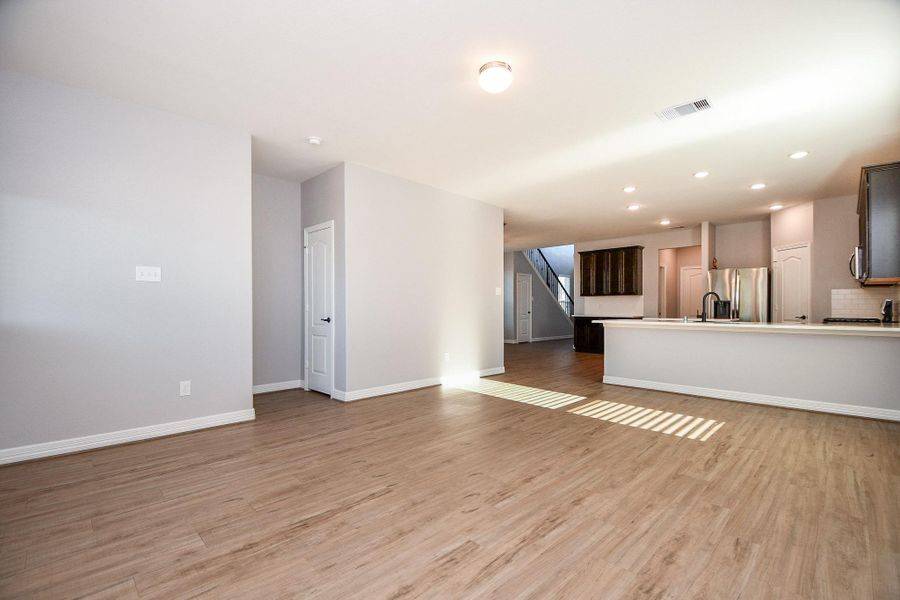 Spacious, unfurnished interior of a new home in , Tomball (Image 28). Spacious, unfurnished interior of a new home in , Tomball (Image 28).