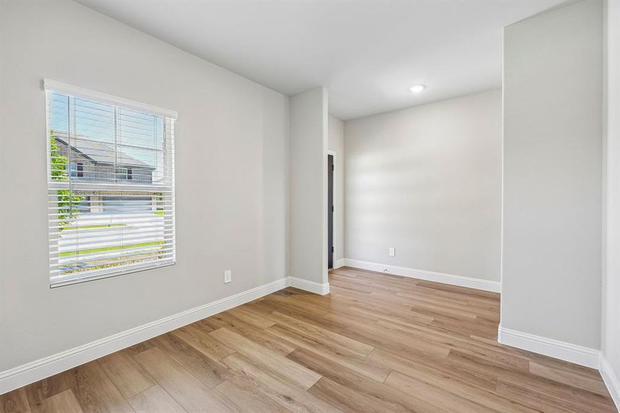 Spacious, unfurnished interior of a new home in Lakehaven - Premier Series, Farmersville (Image 36).