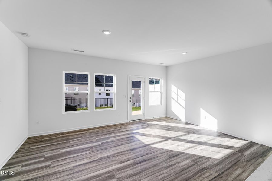 SUN_LawsonTownes_Pic_Cameron_Great_4of5