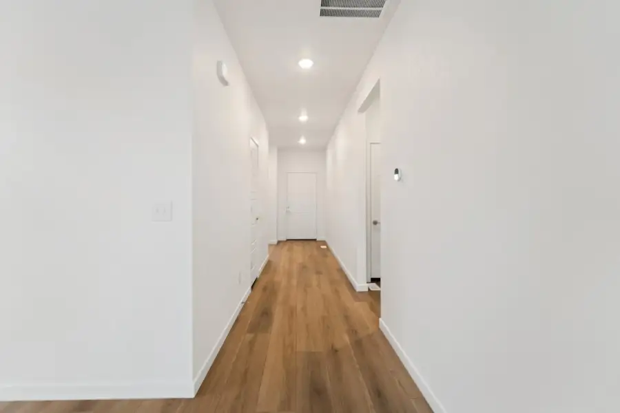 Spacious, unfurnished interior of a new home in Hudson Hills, Hudson (Image 19).