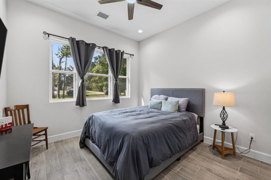 SECONDARY BEDROOM II