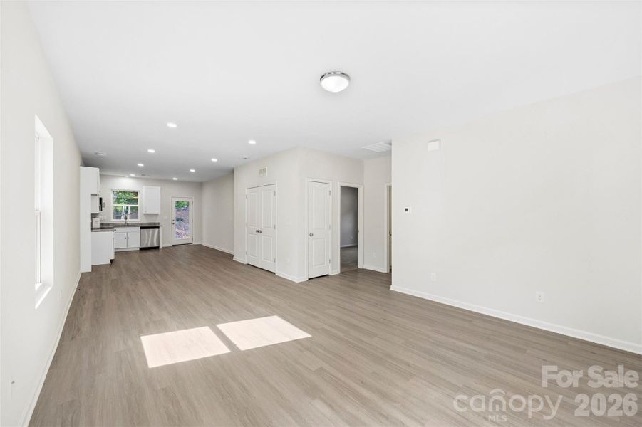 Spacious, unfurnished interior of a new home in , Kings Mountain (Image 12).