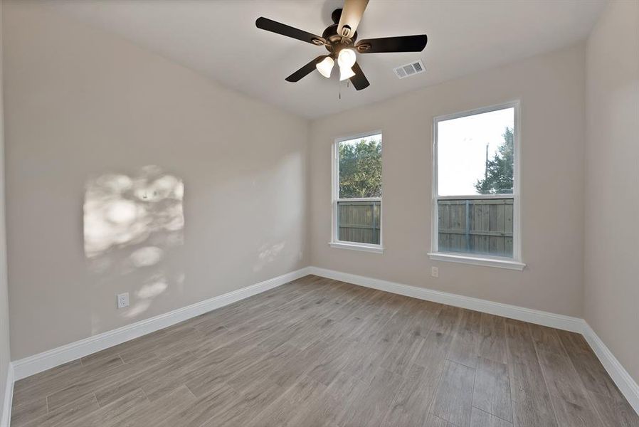 Spacious, unfurnished interior of a new home in , Granbury (Image 14).