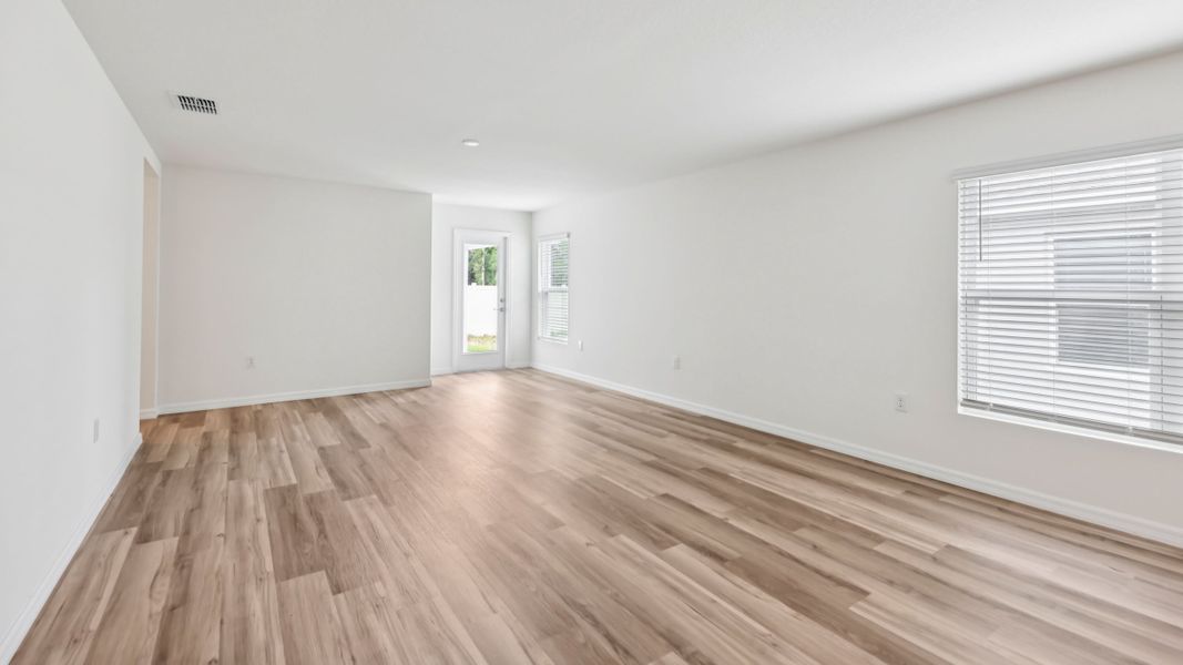 Representative unfurnished interior of a home built from the Harper by D.R. Horton in Sandal Key, Weeki Wachee (Image 18).