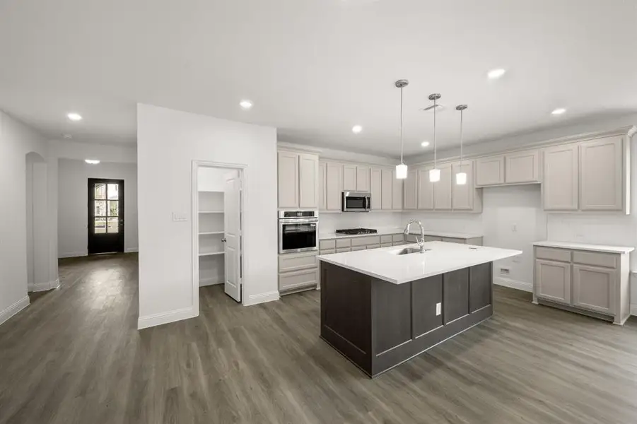 732 Brozgold- Kitchen-1