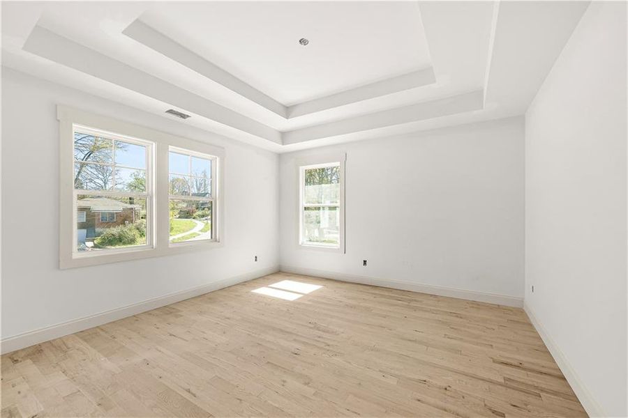 Spacious, unfurnished interior of a new home in , Atlanta (Image 16).