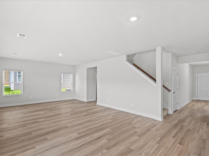 Spacious, unfurnished interior of a new home in Collier Ridge, Moore (Image 9).