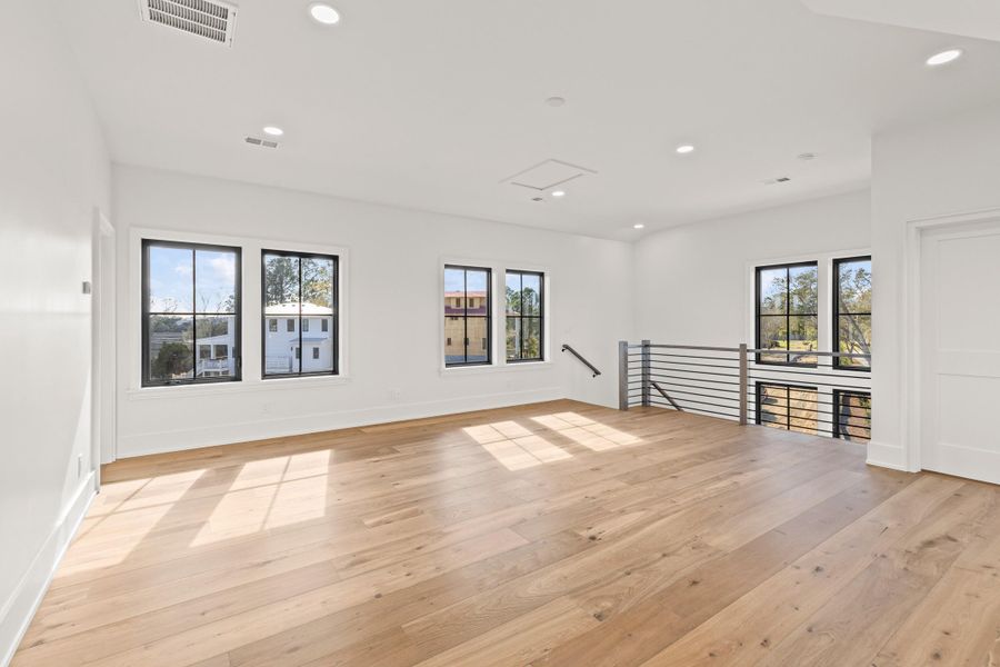 Spacious, unfurnished interior of a new home in , Charleston (Image 94).